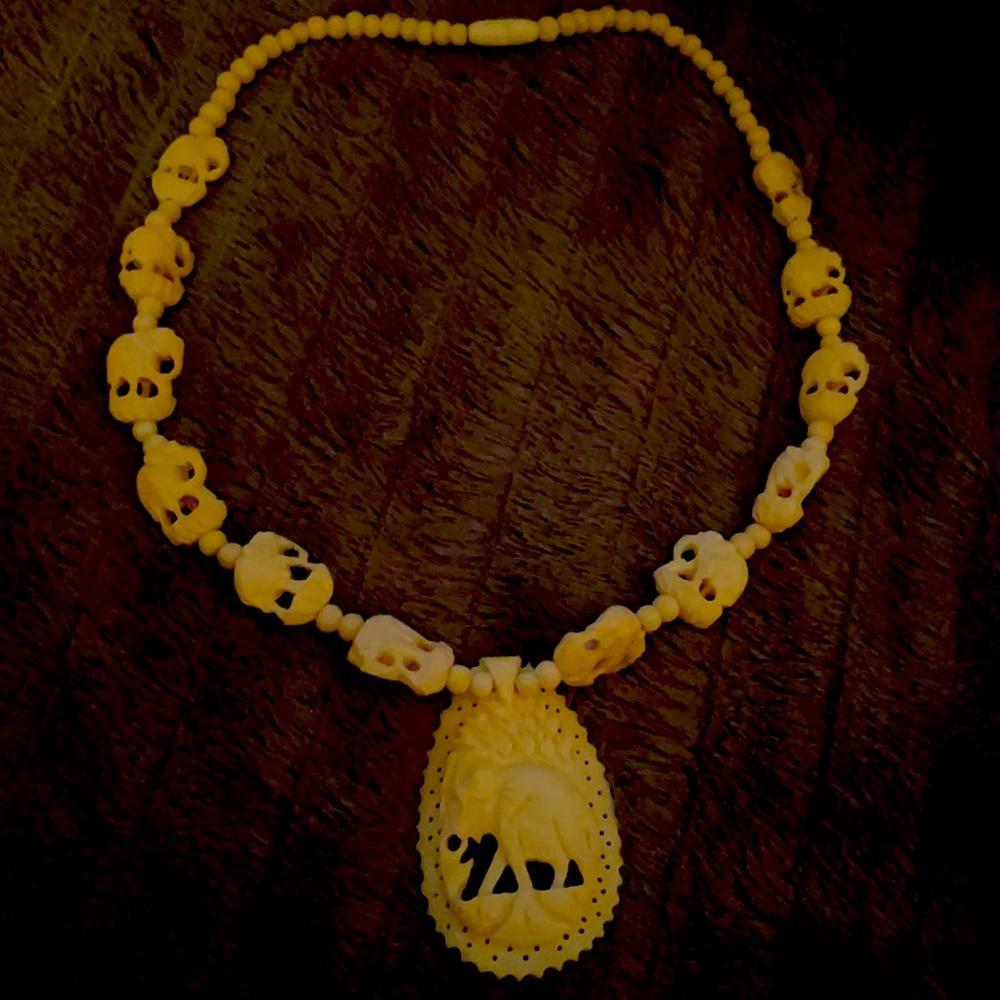 Carved vintage necklace